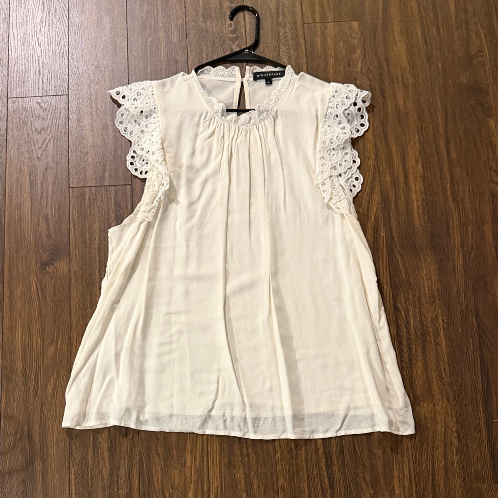 Universal Thread Cream Lace Sleeve Blouse